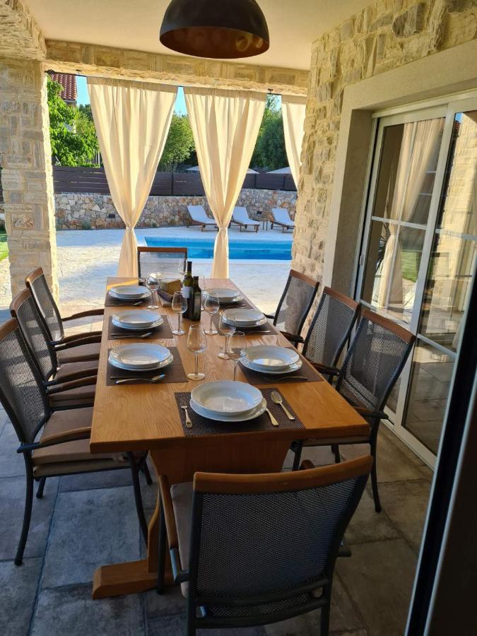 Villa Lulu Kamena Villa S Maslinikom Otok Krk Dobrinj Selo Gostinjac Krk Town Kültér fotó