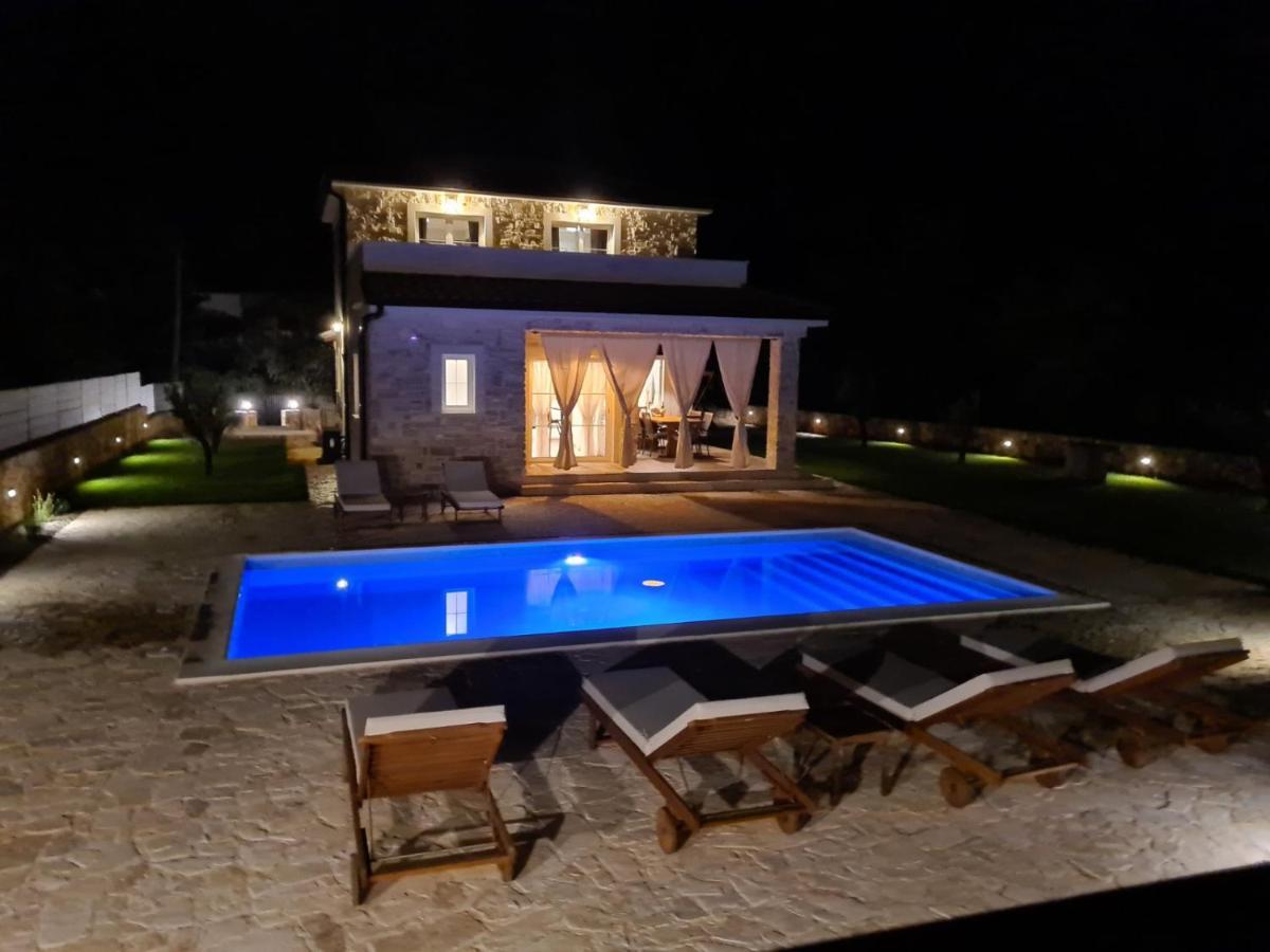 Villa Lulu Kamena Villa S Maslinikom Otok Krk Dobrinj Selo Gostinjac Krk Town Kültér fotó