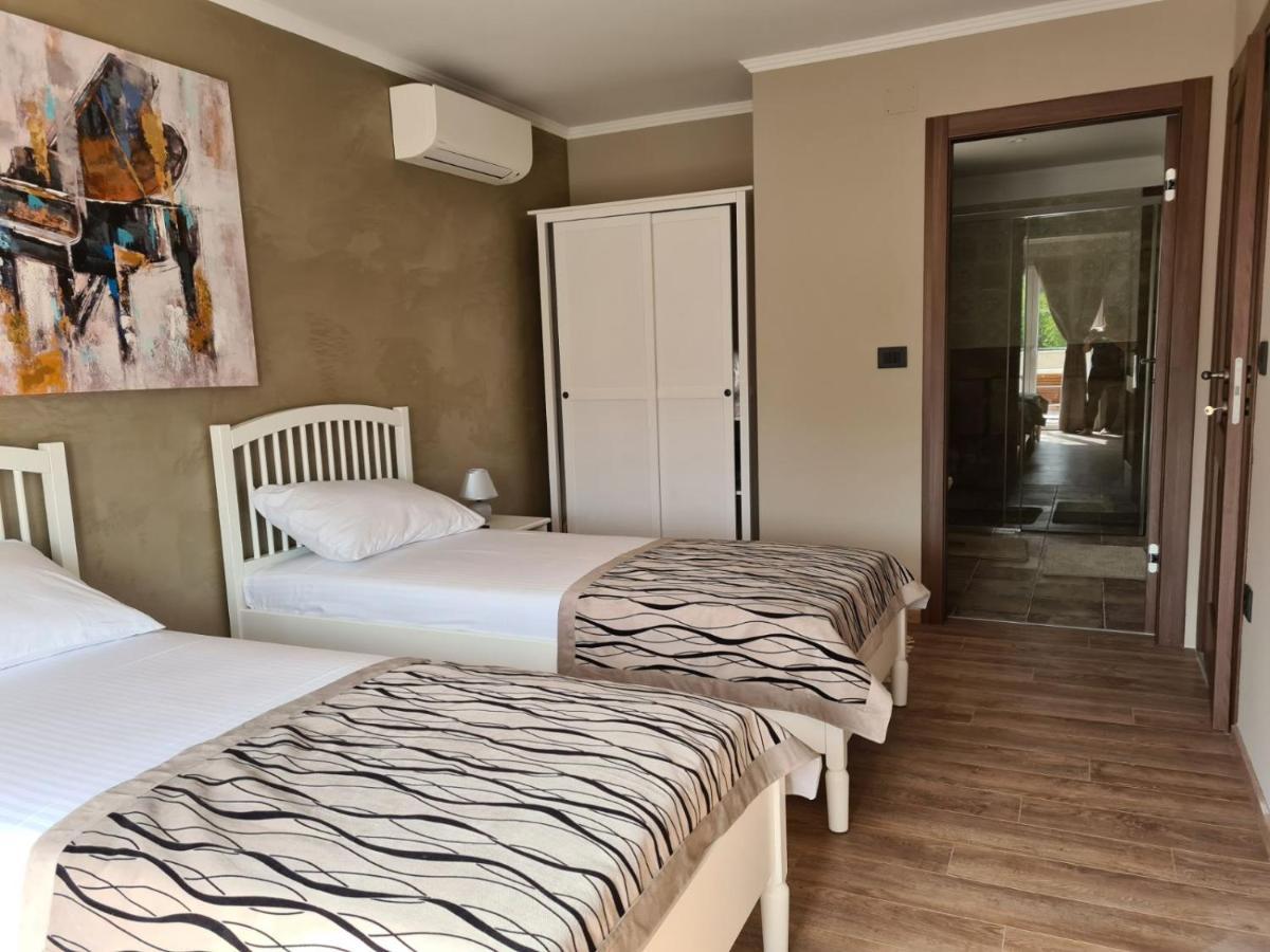 Villa Lulu Kamena Villa S Maslinikom Otok Krk Dobrinj Selo Gostinjac Krk Town Kültér fotó